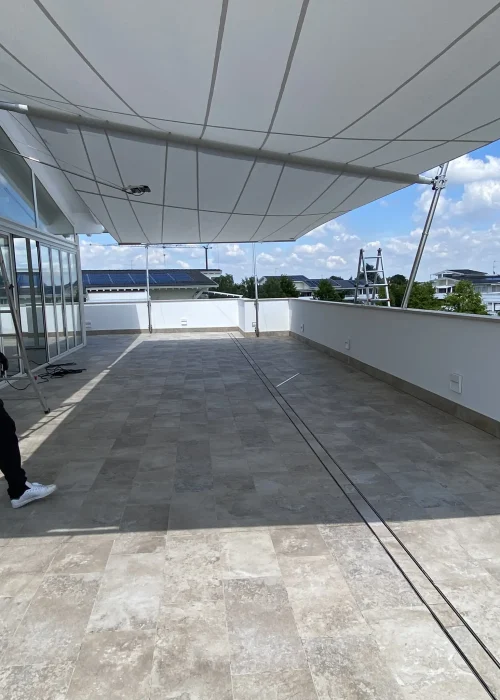 Grandi coperture con sistema a vela