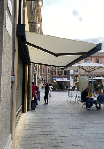 tende-a-braccia-estensibili-50