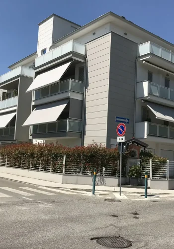 tende-a-braccia-estensibili-59