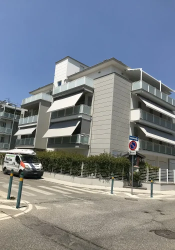 tende-a-braccia-estensibili-60